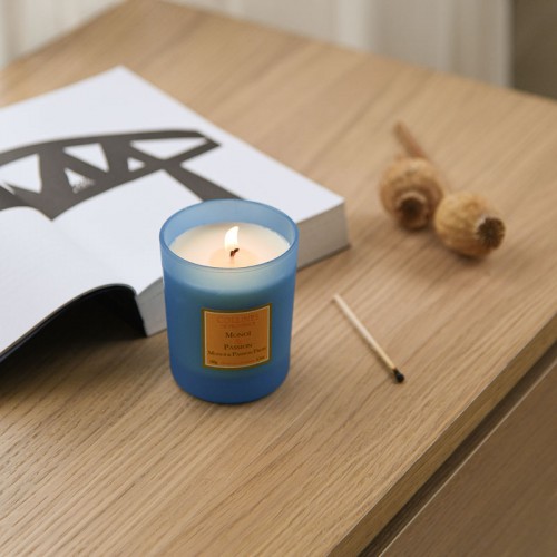 Monoï & Passion Fruit Scented Candle